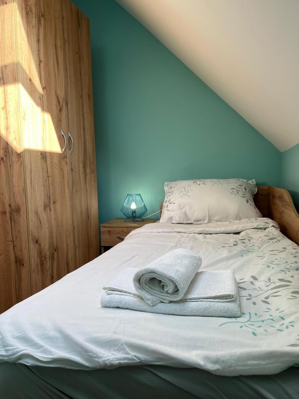 Wooden House Ante Self Check - In And Check - Out Apartman Otocsán Kültér fotó