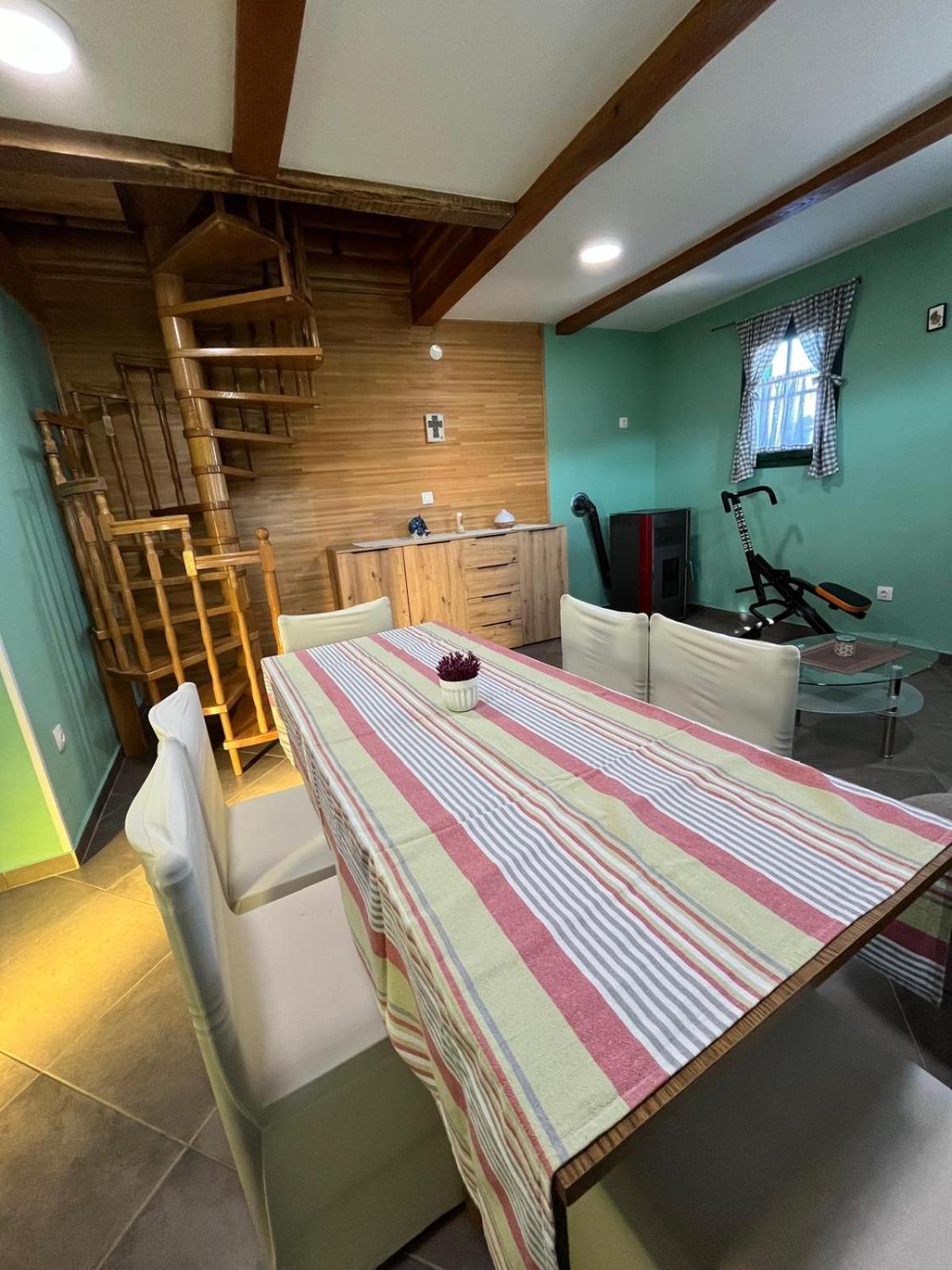 Wooden House Ante Self Check - In And Check - Out Apartman Otocsán Kültér fotó