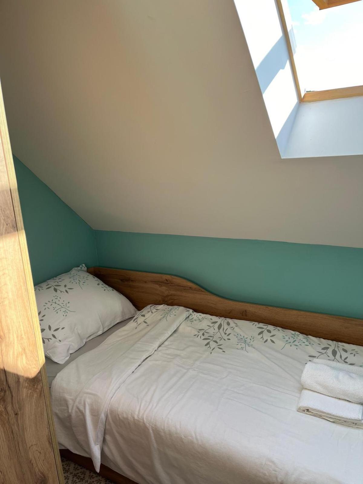 Wooden House Ante Self Check - In And Check - Out Apartman Otocsán Kültér fotó