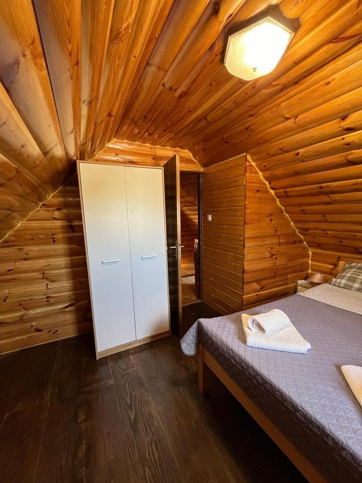 Wooden House Ante Self Check - In And Check - Out Apartman Otocsán Kültér fotó