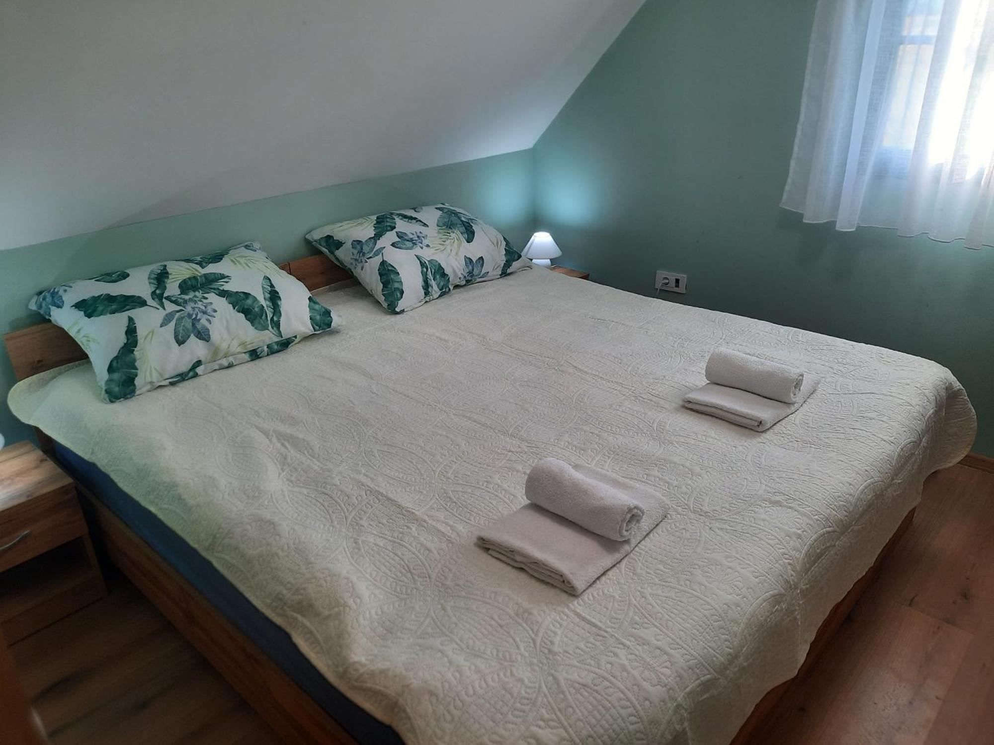 Wooden House Ante Self Check - In And Check - Out Apartman Otocsán Kültér fotó