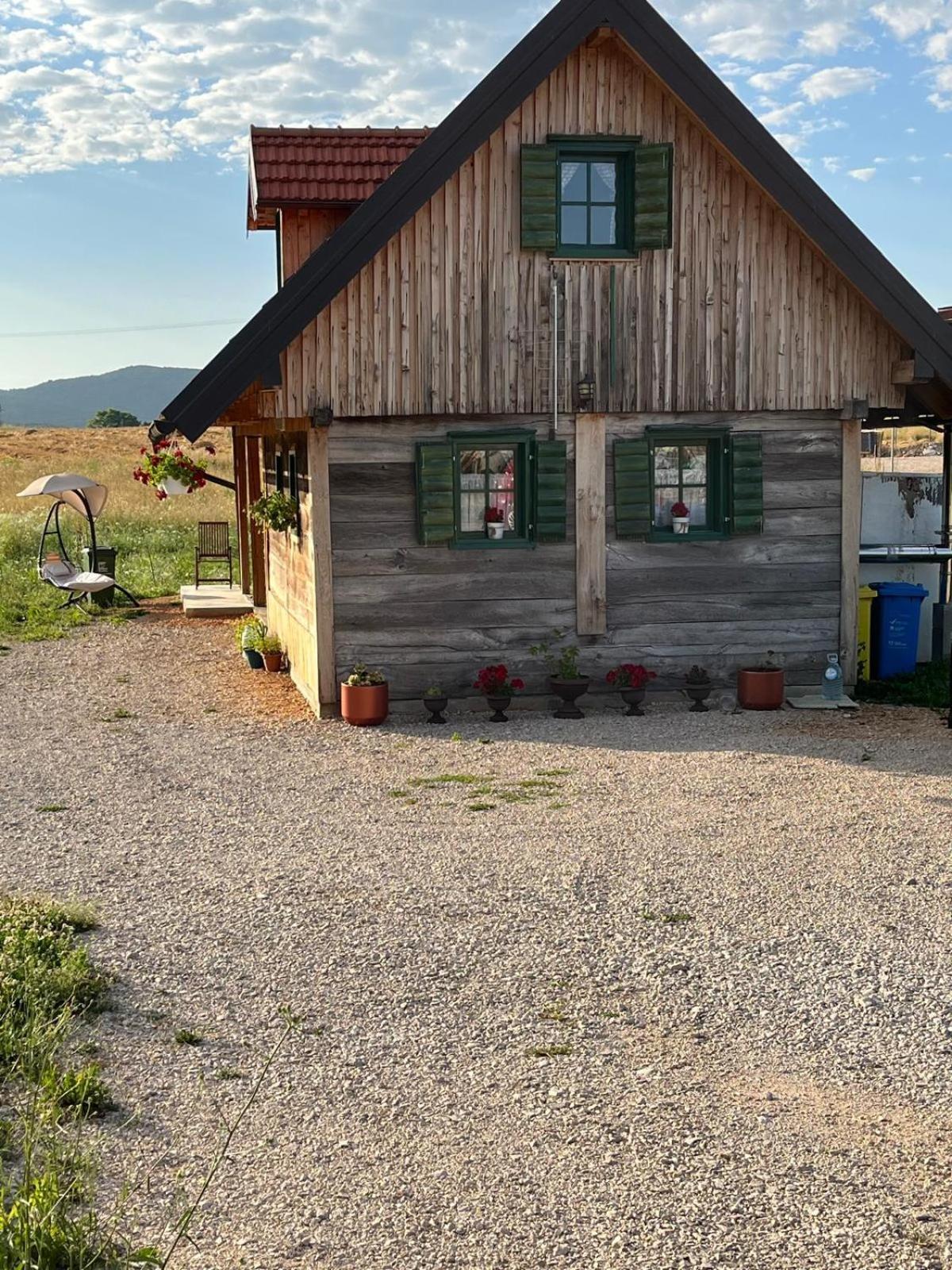 Wooden House Ante Self Check - In And Check - Out Apartman Otocsán Kültér fotó